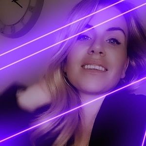 Meet your Posher, Alicia